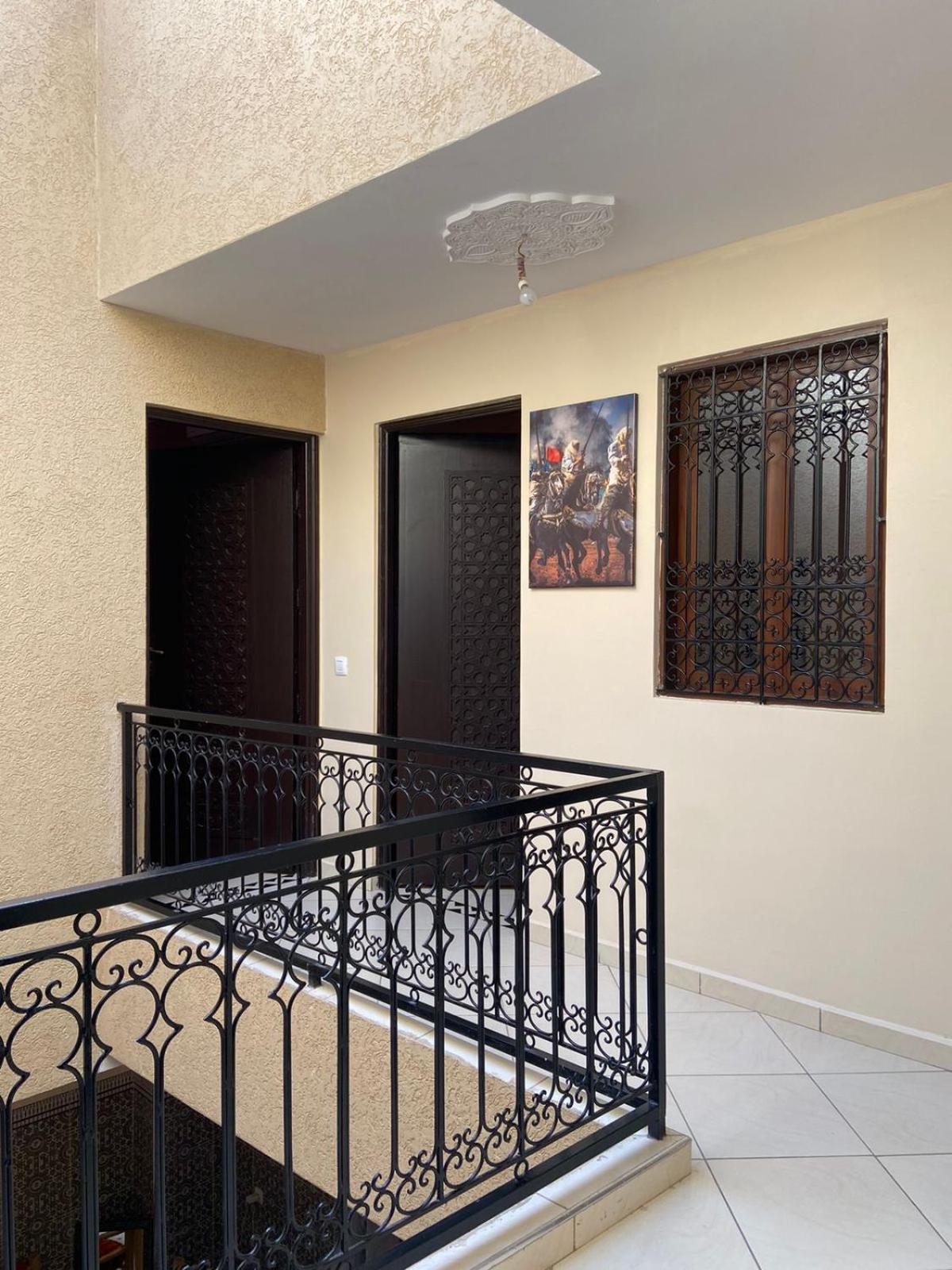 Private 3ch Salon, Salon Cinema, A Jemaa El Fna * مراكش